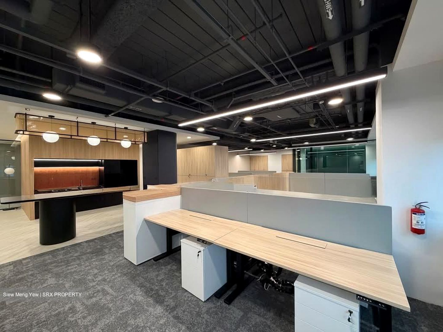 Chevron House (D1), Office #588637981
